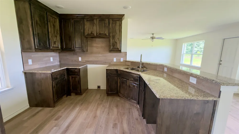 2607 VZ County Road 2403 Canton, TX 75103