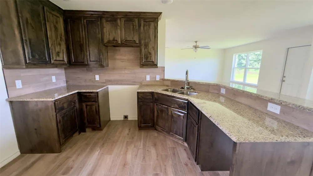 2607 VZ County Road 2403 Canton, TX 75103