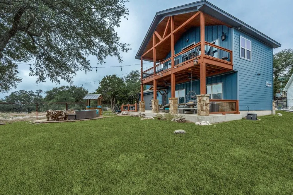443 Big Bend Drive Canyon Lake, TX 78133