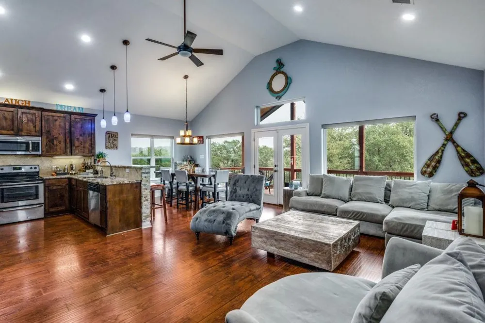 443 Big Bend Drive Canyon Lake, TX 78133
