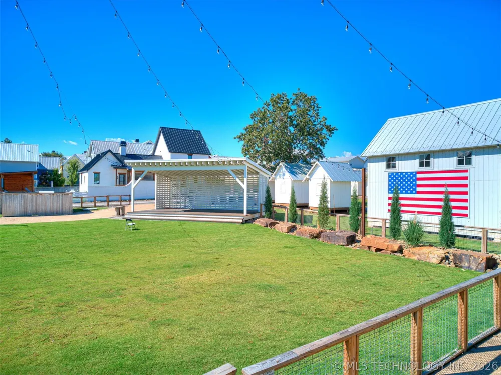 44 Redbud Street Carlton Landing, OK 74432
