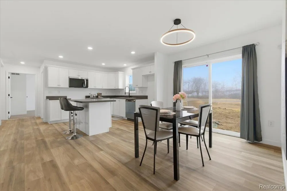 4396 Bridgeport Court Inkster City, MI 48141