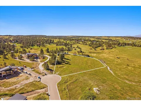 2379 Fox View Trail