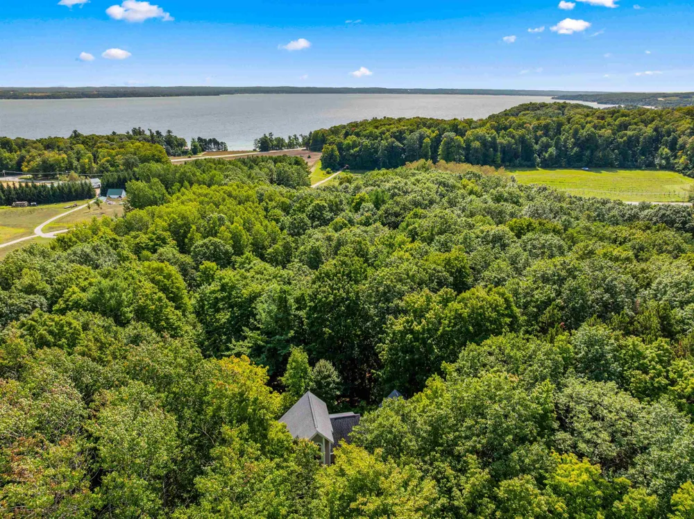 10552 Craig Road Peninsula Township, MI 49686
