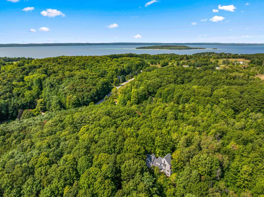 10552 Craig Road Peninsula Township, MI 49686