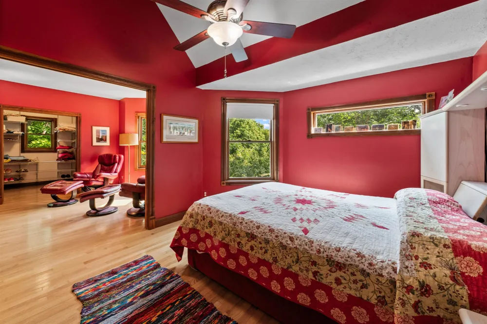 10552 Craig Road Peninsula Township, MI 49686