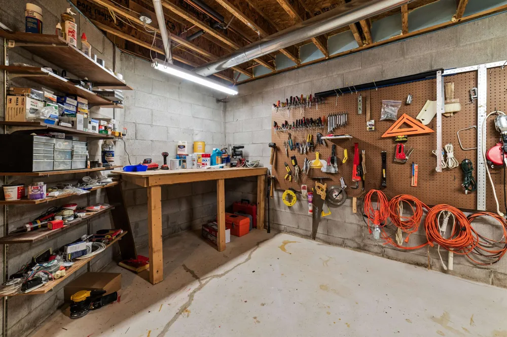 10552 Craig Road Peninsula Township, MI 49686