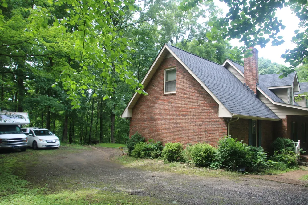 2544 Barwood Dr Greenbrier, TN 37073