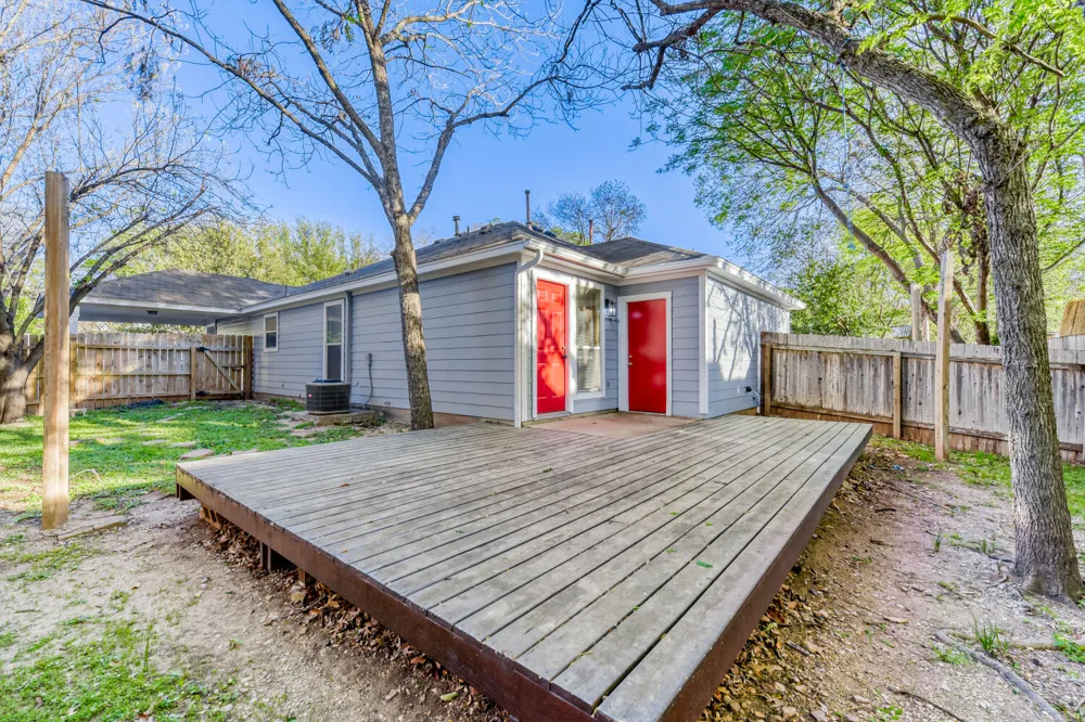 3309 Robinson Avenue #B Austin, TX 78722