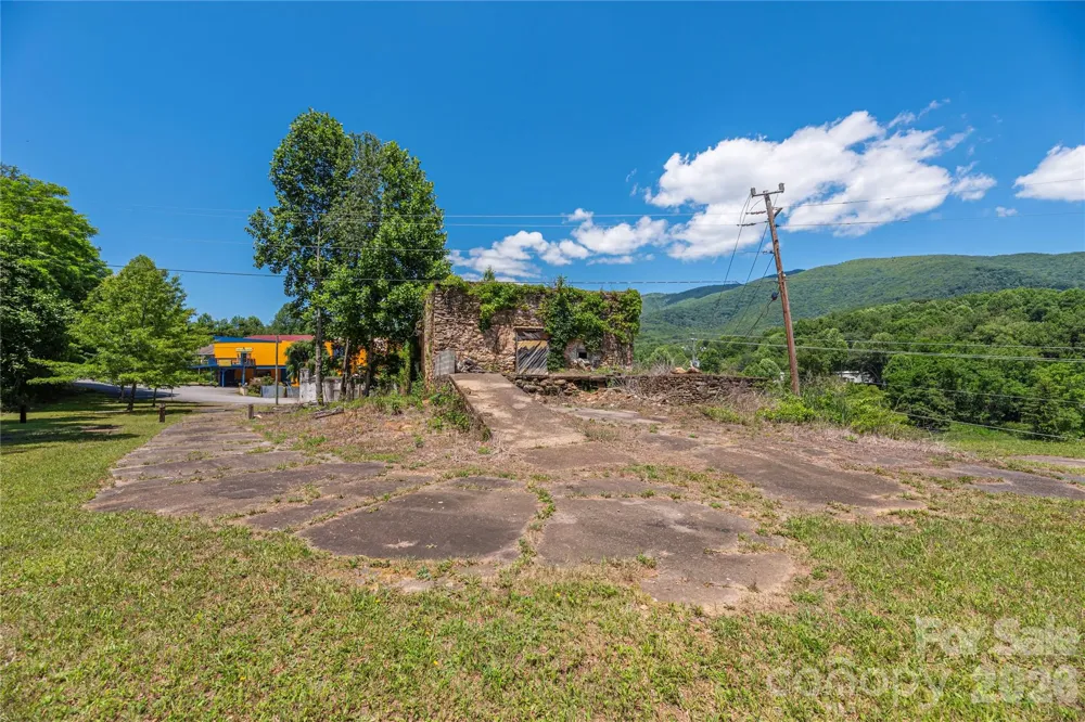 23 Providence Place Waynesville, NC 28786