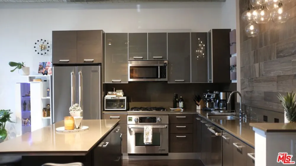 13320 Beach Avenue #102 Marina del Rey, CA 90292