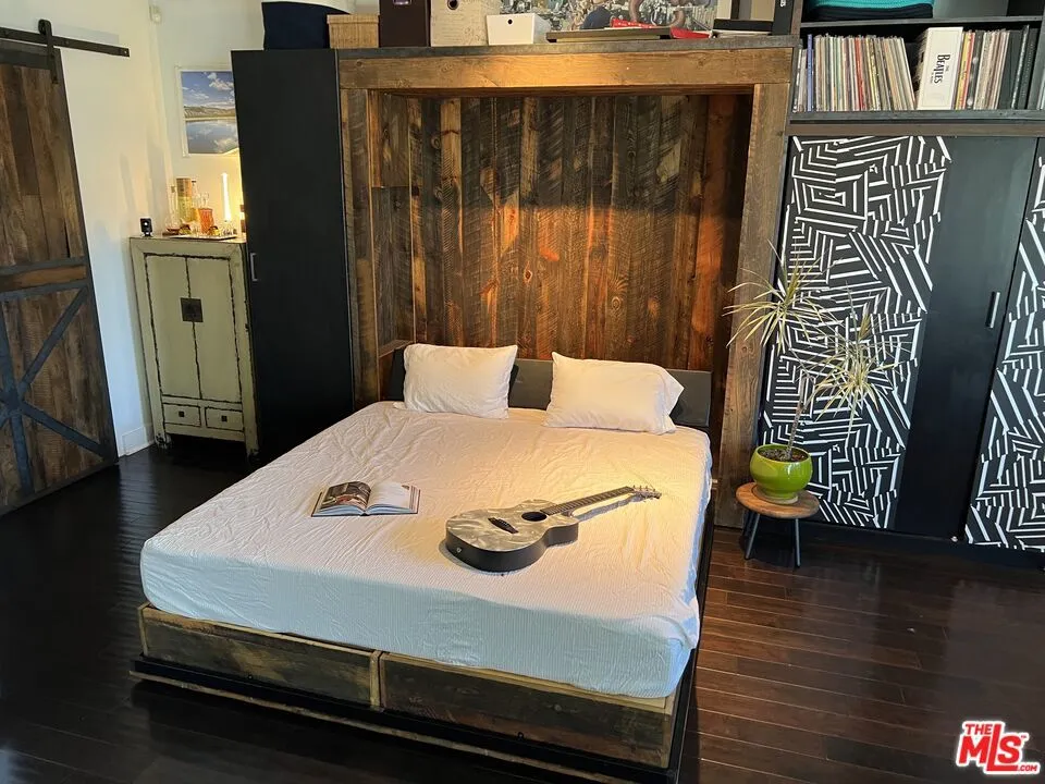 13320 Beach Avenue #102 Marina del Rey, CA 90292