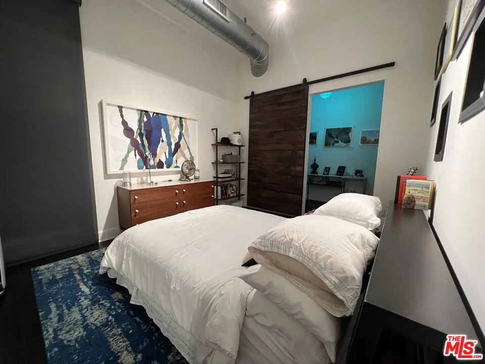 13320 Beach Avenue #102 Marina del Rey, CA 90292