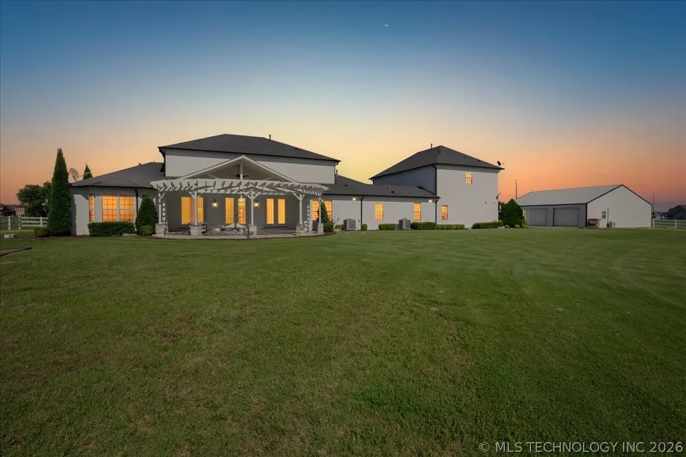 19220 Saddleback Drive Mounds, OK 74047