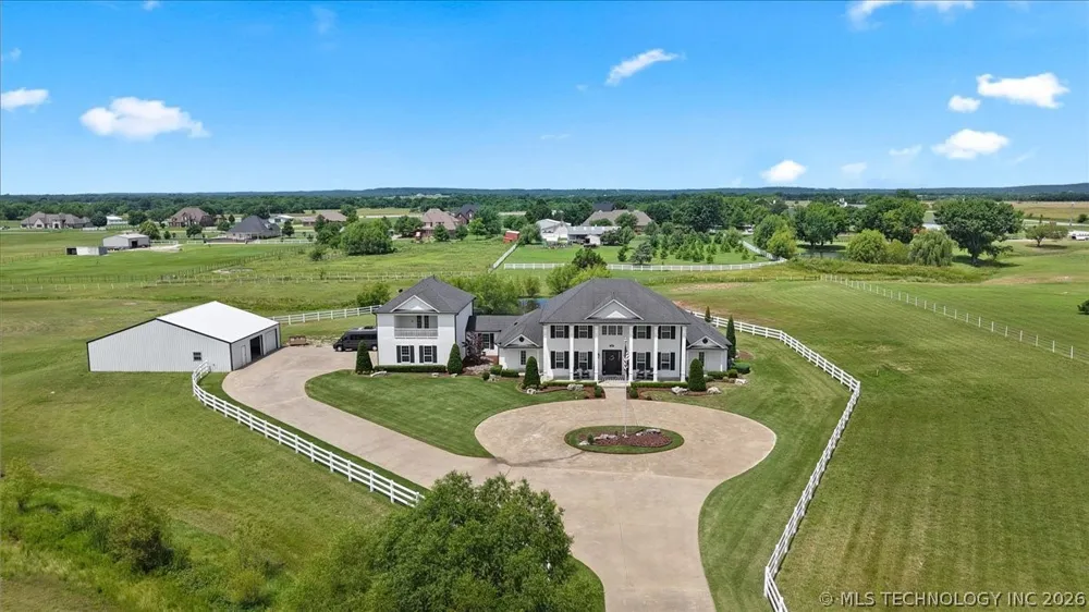 19220 Saddleback Drive Mounds, OK 74047