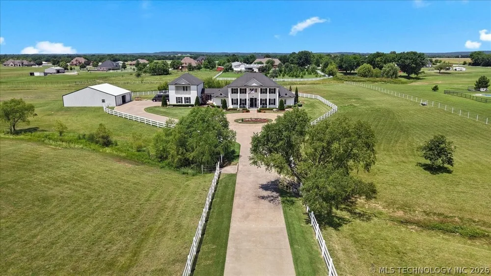 19220 Saddleback Drive Mounds, OK 74047