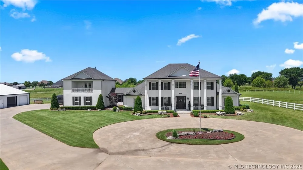19220 Saddleback Drive Mounds, OK 74047