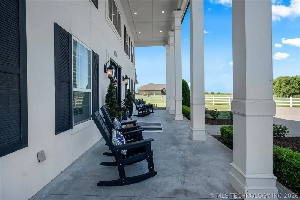 19220 Saddleback Drive Mounds, OK 74047