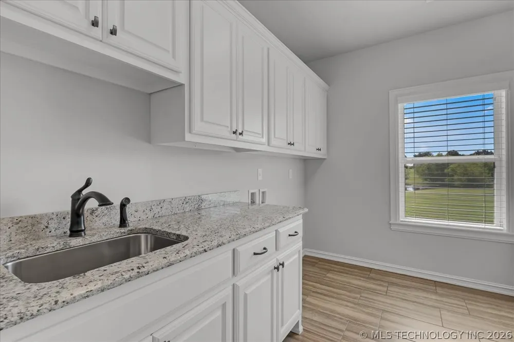 19220 Saddleback Drive Mounds, OK 74047