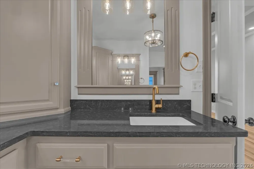 19220 Saddleback Drive Mounds, OK 74047