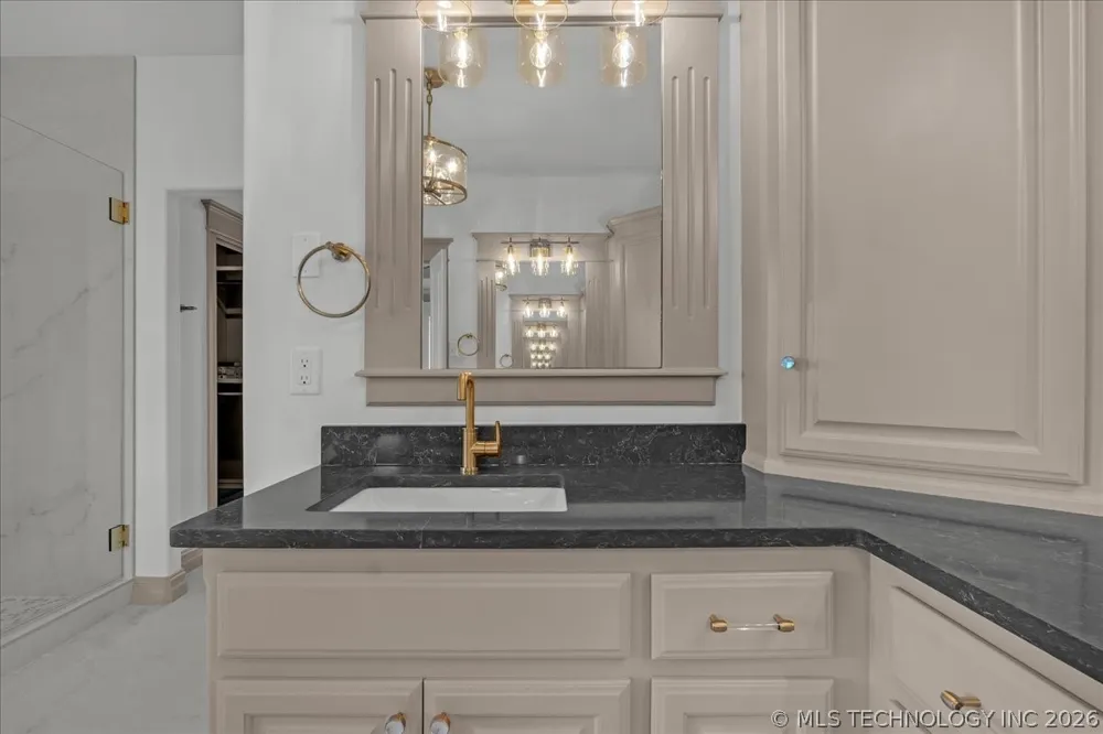 19220 Saddleback Drive Mounds, OK 74047