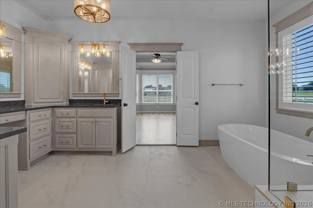 19220 Saddleback Drive Mounds, OK 74047