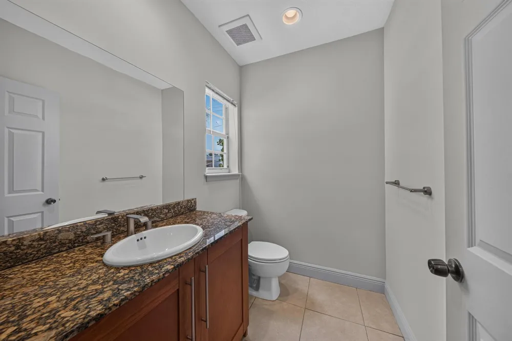 2700 NE 8th Avenue Wilton Manors, FL 33334