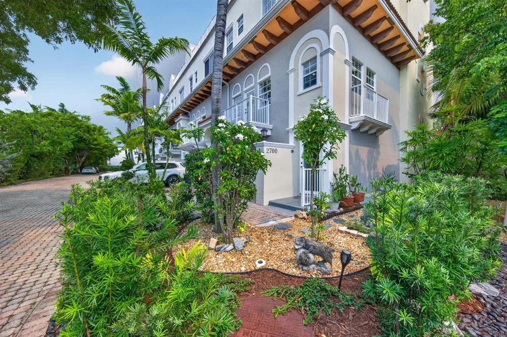 2700 NE 8th Avenue Wilton Manors, FL 33334