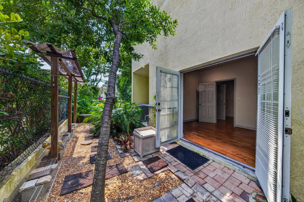 2700 NE 8th Avenue Wilton Manors, FL 33334