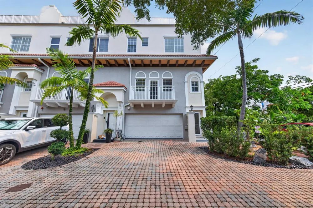 2700 NE 8th Avenue Wilton Manors, FL 33334