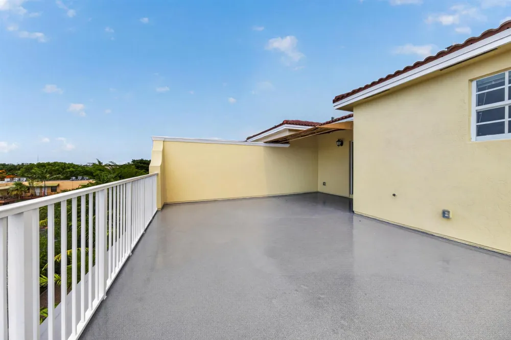 2700 NE 8th Avenue Wilton Manors, FL 33334