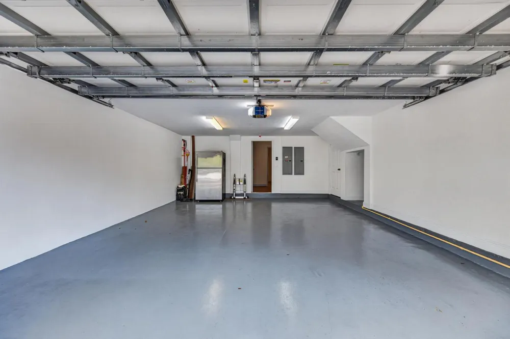 2700 NE 8th Avenue Wilton Manors, FL 33334