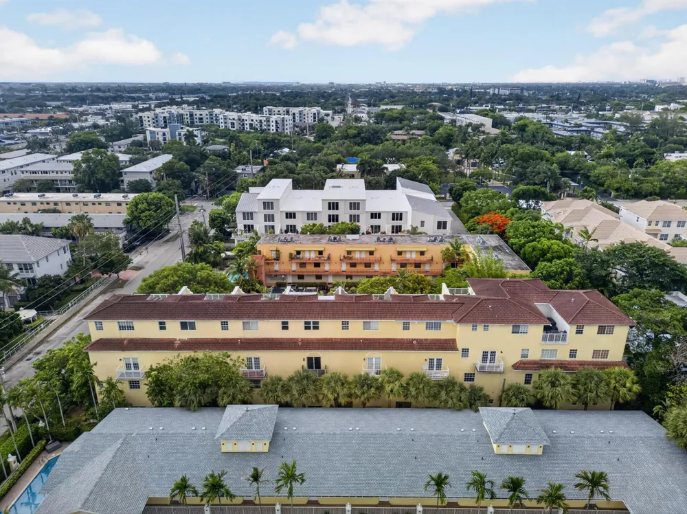 2700 NE 8th Avenue Wilton Manors, FL 33334