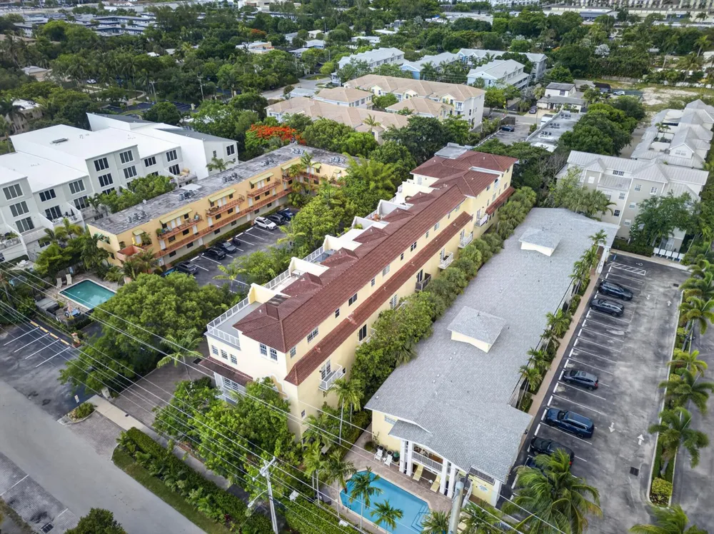 2700 NE 8th Avenue Wilton Manors, FL 33334