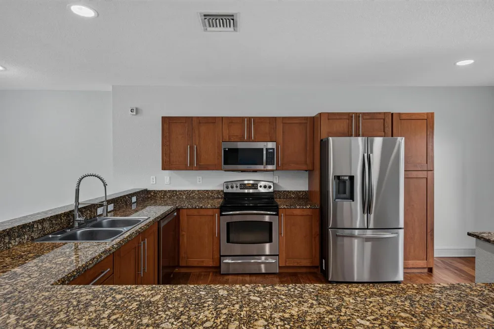 2700 NE 8th Avenue Wilton Manors, FL 33334