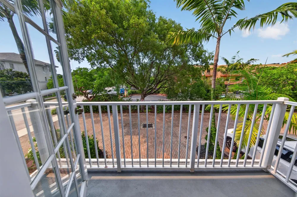 2700 NE 8th Avenue Wilton Manors, FL 33334