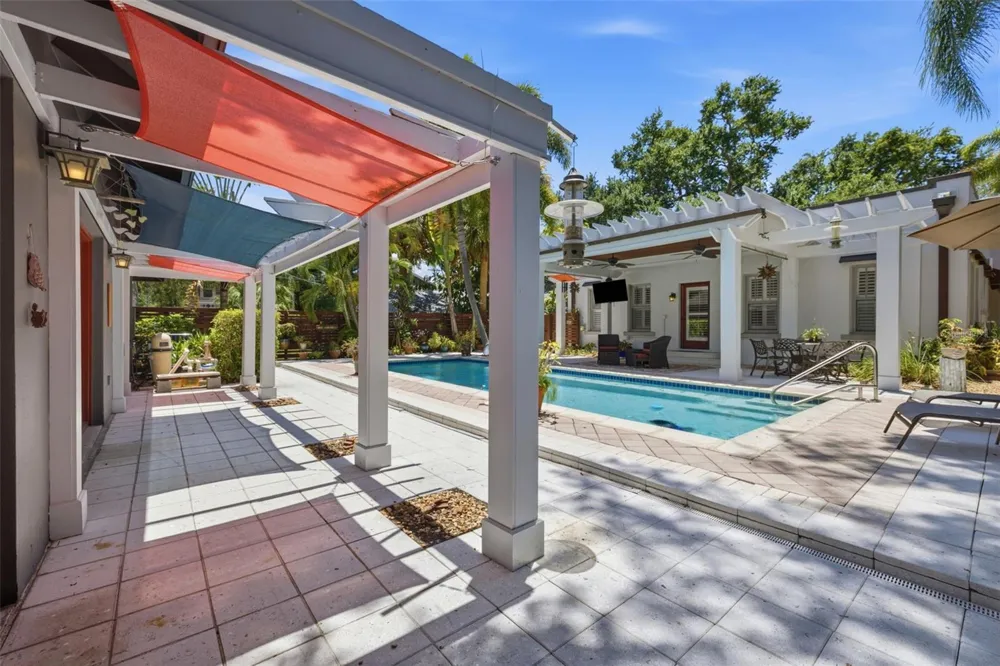 912 S FREMONT AVENUE Tampa, FL 33606