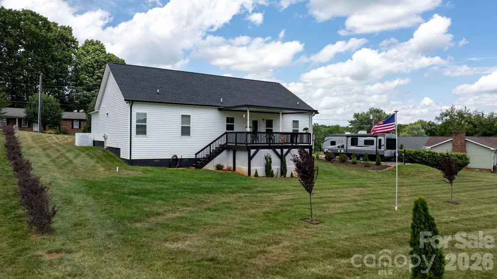 2026 Crestdale Lane Newton, NC 28658