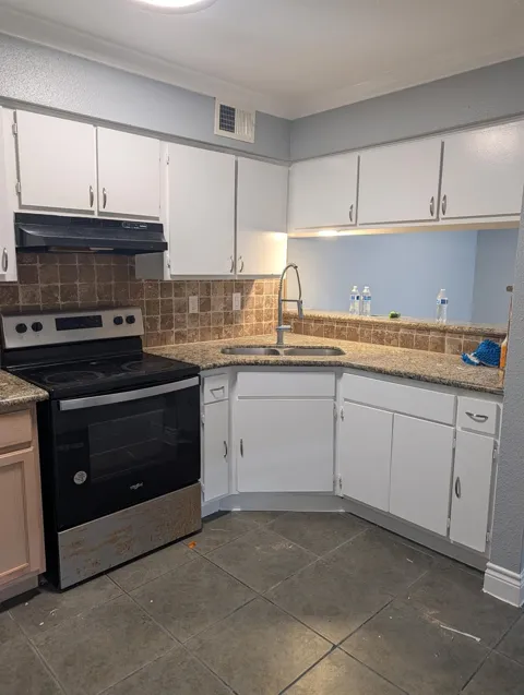 9000 Bissonnet Street #7