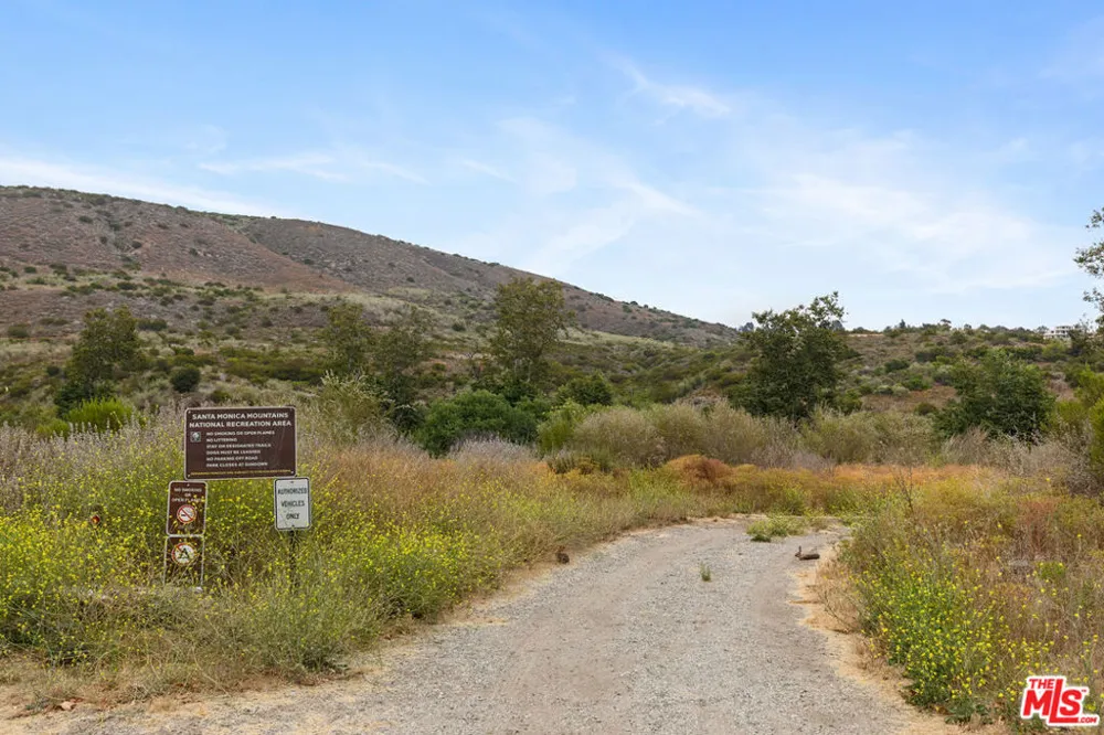 5737 Bonsall Drive Malibu, CA 90265