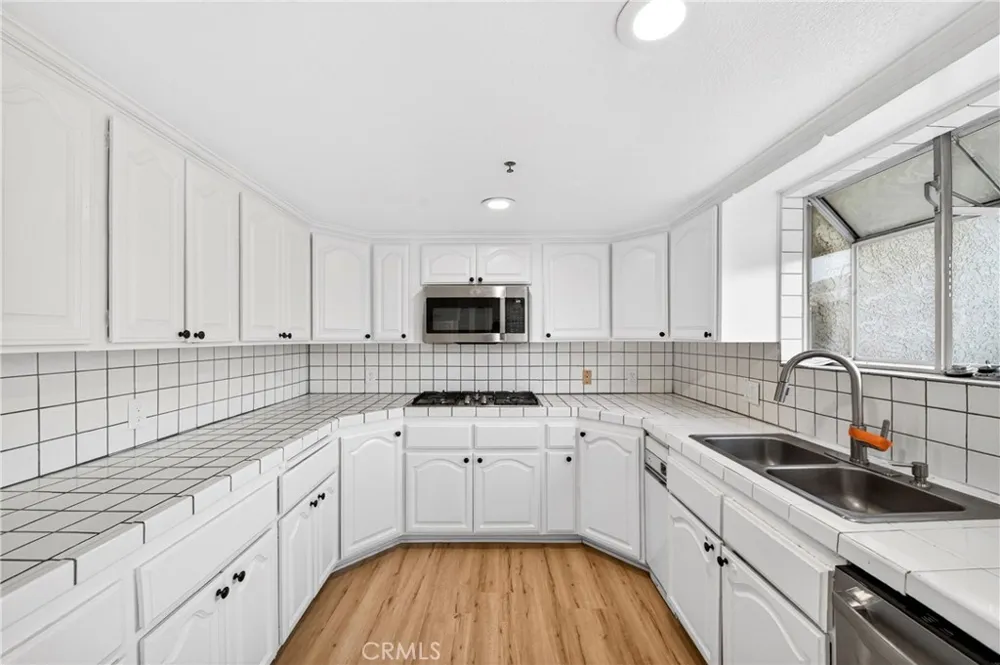 2033 W 231st Torrance, CA 90501