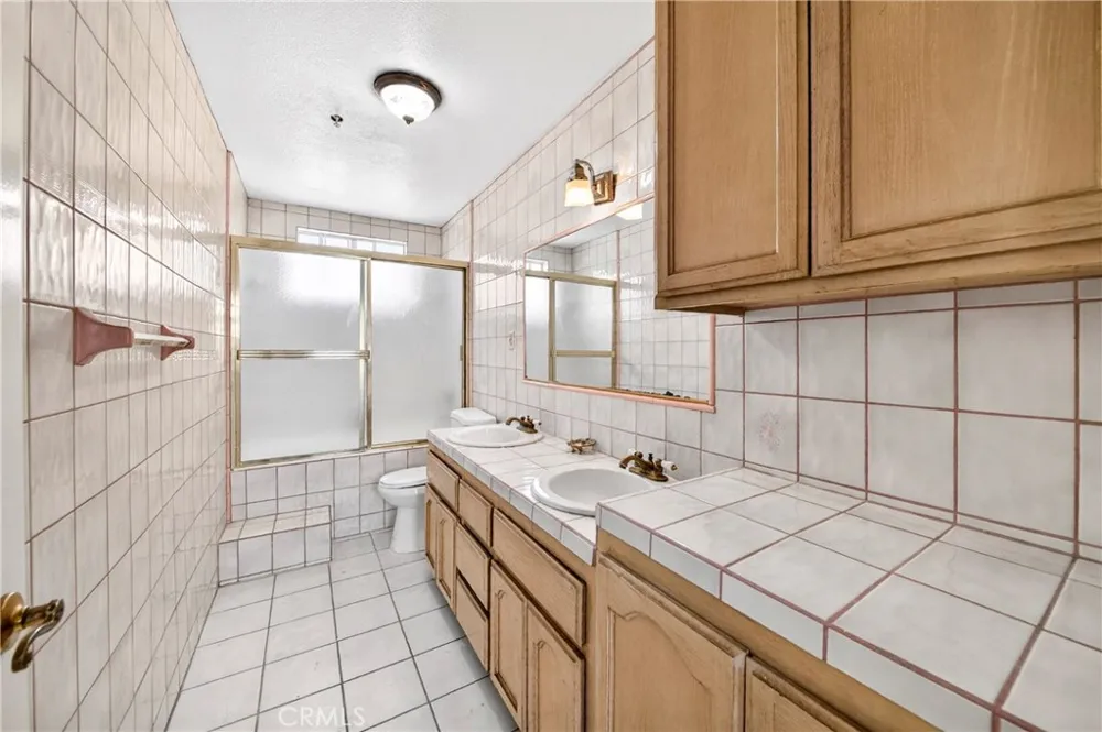 2033 W 231st Torrance, CA 90501