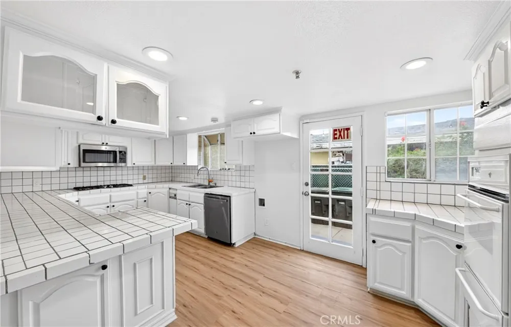 2033 W 231st Torrance, CA 90501