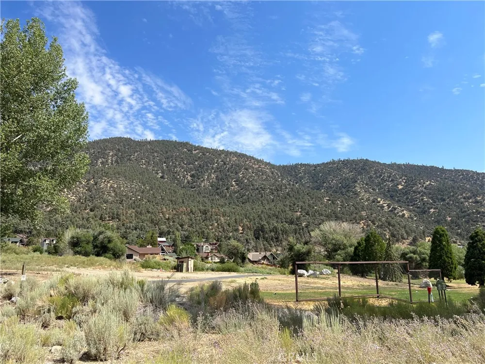 2608 Beechwood Way Pine Mountain Club, CA 93222
