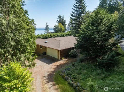 143 Raccoon Point Road