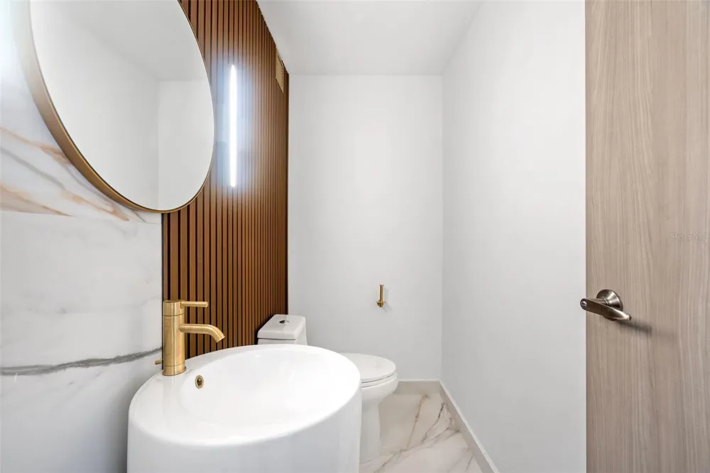 2 Condado Princess WASHINGTON #103 San Juan, PR 00911