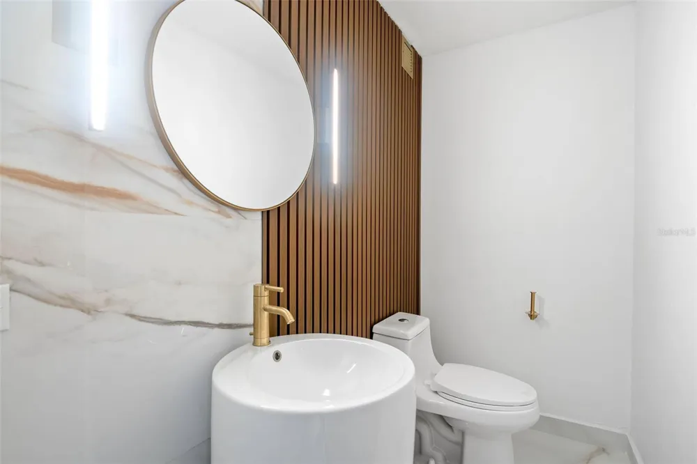 2 Condado Princess WASHINGTON #103 San Juan, PR 00911
