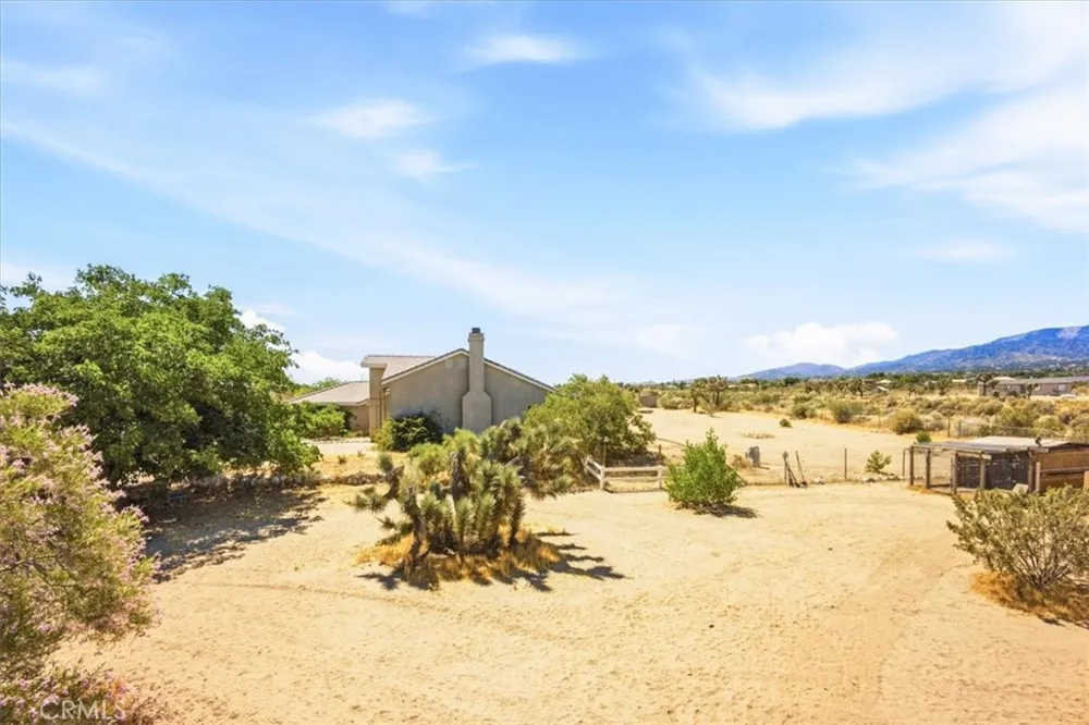 1397 Sierra Pinon Hills, CA 92372