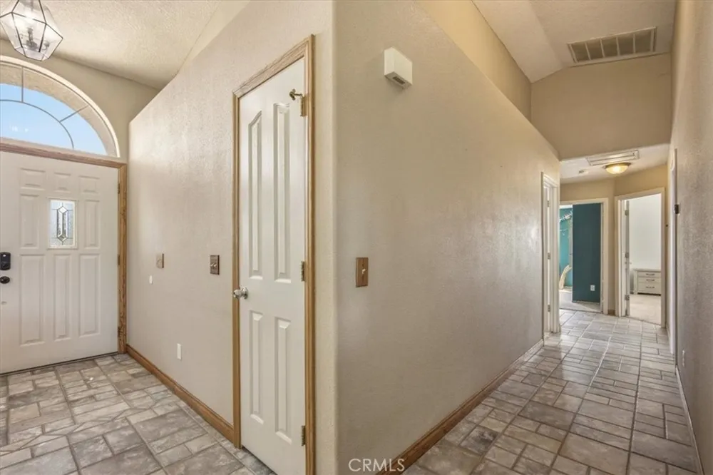 1397 Sierra Pinon Hills, CA 92372