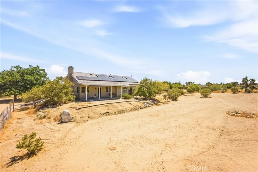 1397 Sierra Pinon Hills, CA 92372